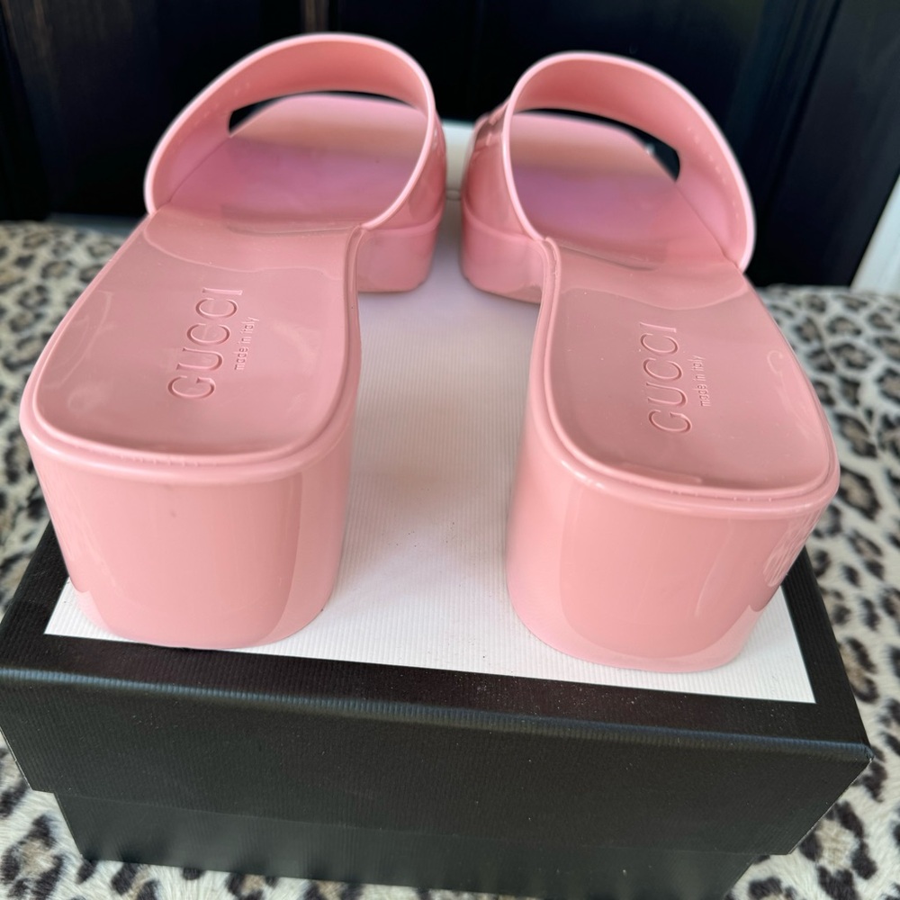 GUCCI Pink Rubber GG Platform Slide Sandals - Picture 10 of 16